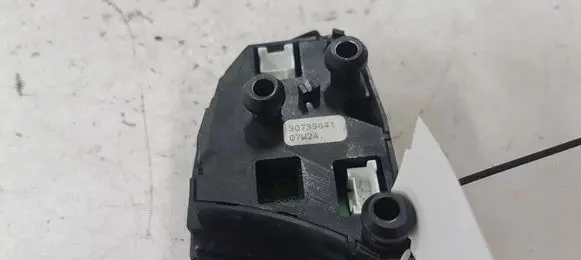 Volvo V50 Steering wheel buttons/switches 30739641