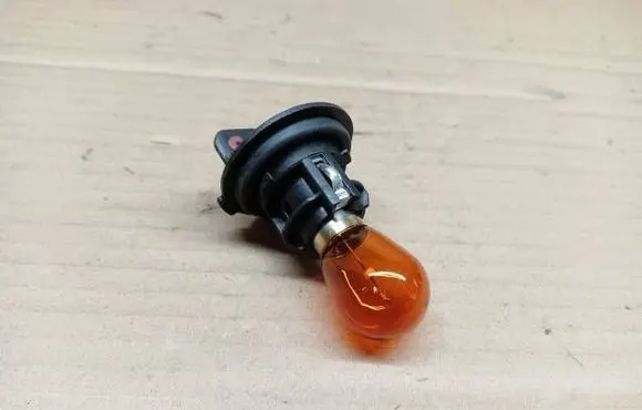 Opel Combo E Headlight/headlamp bulb 