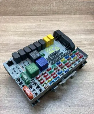Opel Astra G Fuse module 24412497 24431677 Used