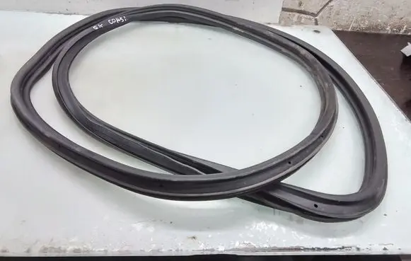Opel Corsa D Front door rubber seal 