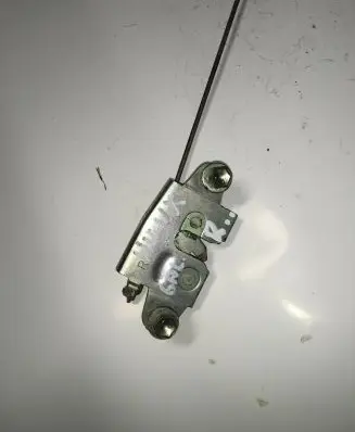 Toyota Hilux (AN10, AN20, AN30) Tailgate lock latch 