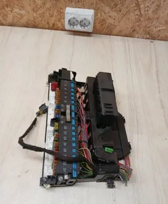 BMW 3 E46 Fuse module 18500000001 E6314H C20040219