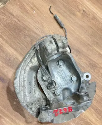 BMW 3 E90 E91 Front wheel hub 6764444