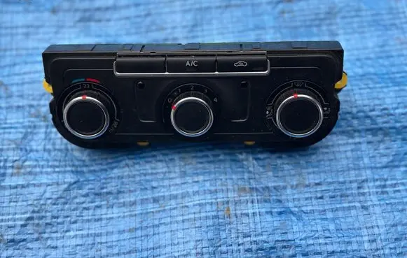 Volkswagen Transporter - Caravelle T5 Climate control unit 7E5907047BN