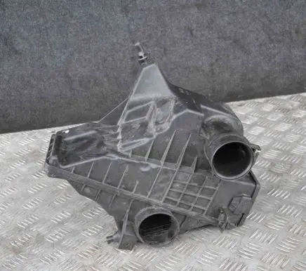 Nissan Note (E11) Air filter box BC20A