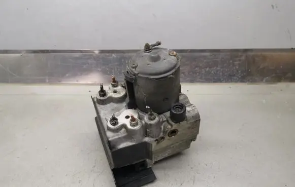 Mercedes-Benz Vito Viano W638 ABS Pump 0273004089 0130108059
