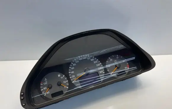 Mercedes-Benz E W210 Speedometer (instrument cluster) A2105407311 110080063 2105407311