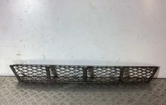 Mercedes-Benz E W211 Front bumper lower grill A2118850122