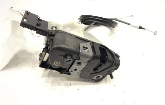 Opel Crossland X Front door lock 16943702