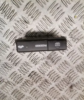 Passenger airbag on/off switch