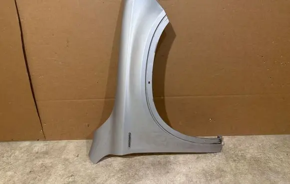 Mercedes-Benz GLA W156 X156 Fender A1568810214 A1568810201