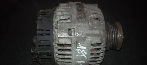 Audi A4 S4 B5 8D Generator/alternator