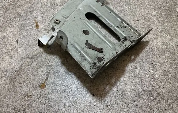 Opel Movano B Fender mounting bracket 03G37490R