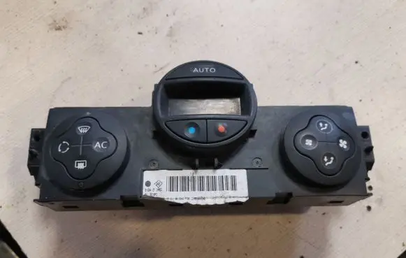 Renault Megane II Climate control unit 8200344840