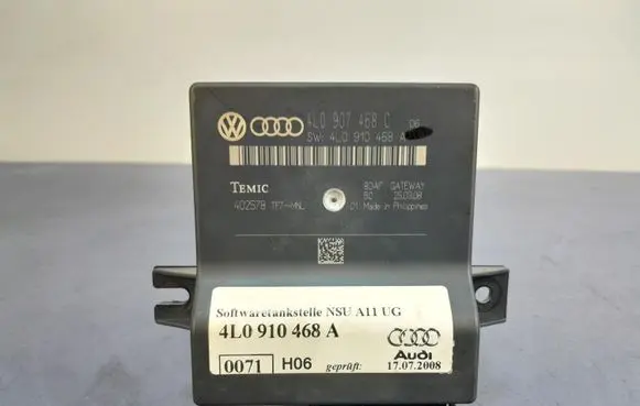 Audi A8 S8 D3 4E Gateway control module 4L0910468A