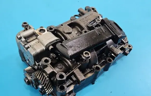 Volkswagen Tiguan Oil pump 03L103537 IMPRK1527257