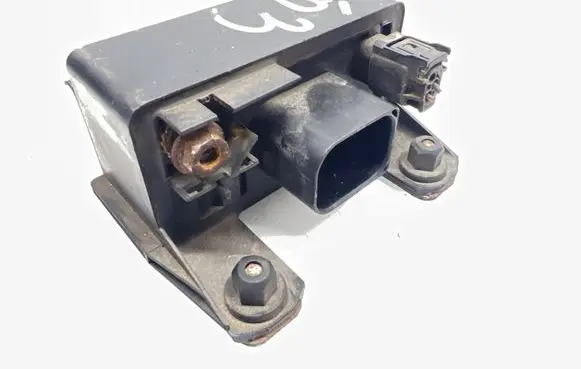 Mercedes-Benz CLK A209 C209 Glow plug pre-heat relay 0005453516