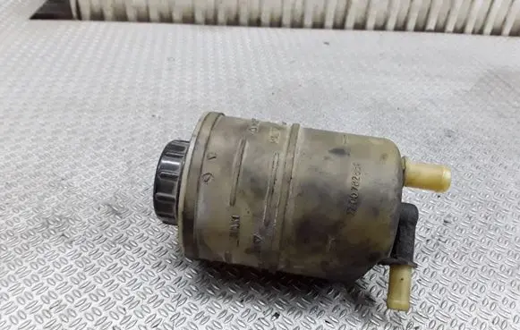Power steering fluid tank/reservoir