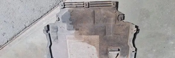 Volvo V40 Engine splash shield/under tray 31391441