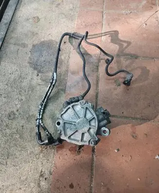 Citroen C4 Grand Picasso Vacuum pump 9804021880