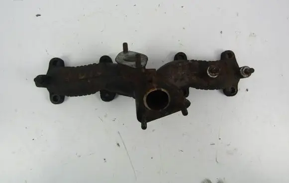 Volkswagen PASSAT B5.5 Exhaust manifold 038253033E