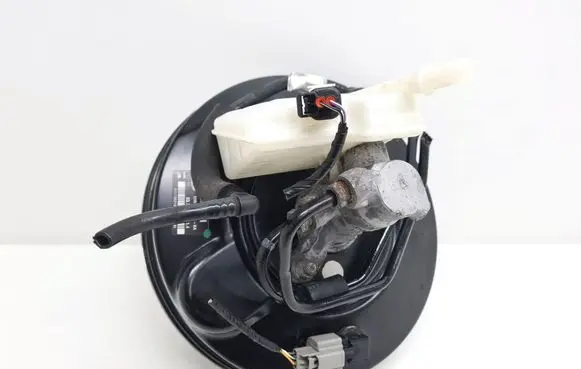 Ford C-MAX II Brake booster DV612B195KA