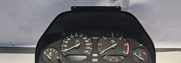 BMW 5 E34 Speedometer (instrument cluster) 8361120 9220300980 8361124