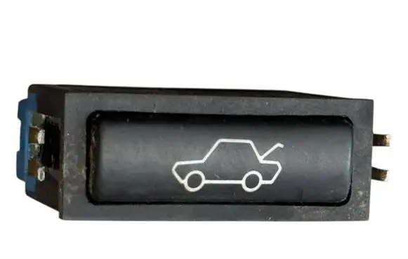 BMW 5 E39 Tailgate opening switch 8365579 61318365579