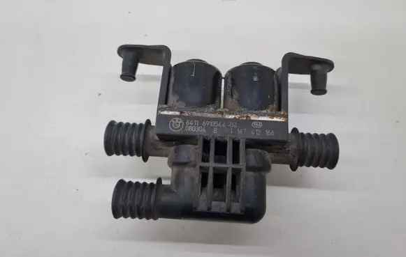 BMW X5 E70 Coolant heater control valve 6910544 1147412166 080304