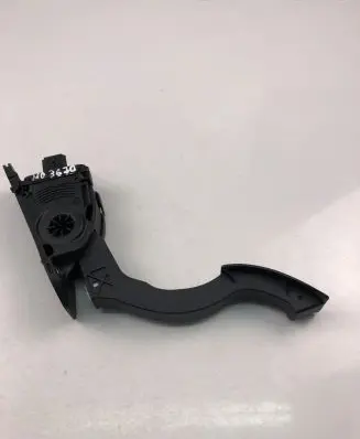 Volvo V40 Accelerator throttle pedal 31280597