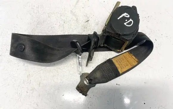 Volkswagen Golf III Front seatbelt 1h4857706 12900978