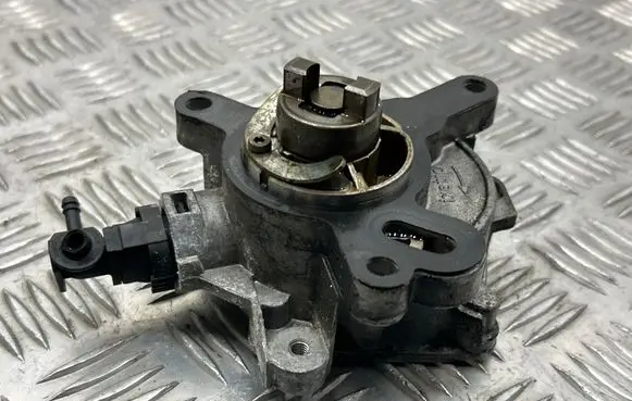Volvo V40 Vacuum pump 31316688 087TA