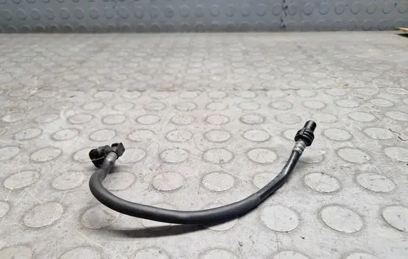 Engine coolant pipe/hose
