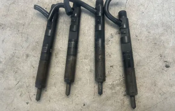 Renault Megane III Fuel injectors set 166000897R H8200827965 28237259