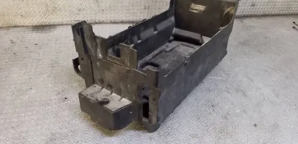 Opel Insignia A Battery tray 13310741