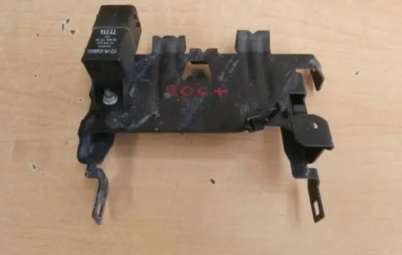 Peugeot 206 Trunk/boot side trim panel