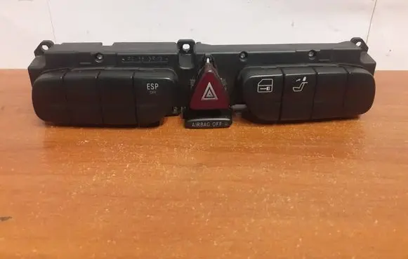Mercedes-Benz C W203 Hazard light switch 2038203710 3306010100 459130001