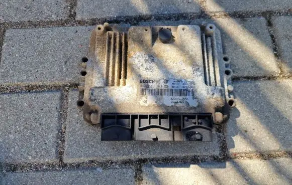 Renault Master II Engine control unit/module 0281011940