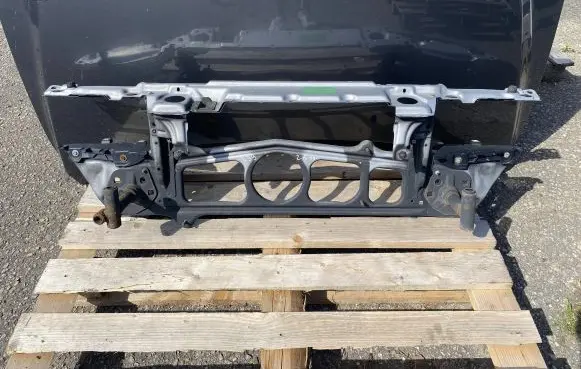 BMW 5 E39 Radiator support slam panel 8362434