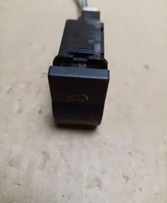 Mazda CX-9 Tailgate/boot open switch button TD1166LF0