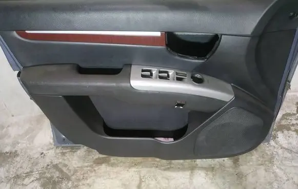 Hyundai Santa Fe Front door card panel trim