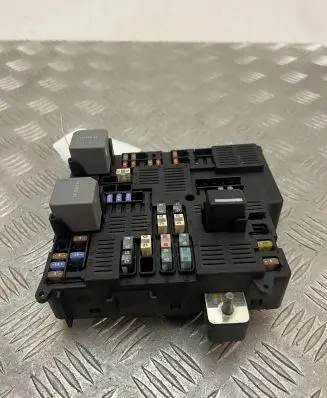 Volvo XC60 Fuse module 31676132