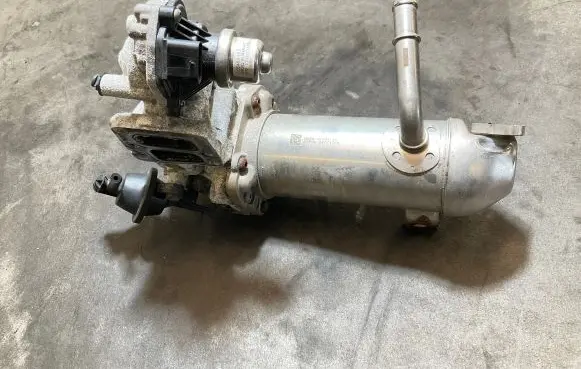 Ford Transit Courier EGR valve cooler GK2Q9U438AC GK2Q9F464AC