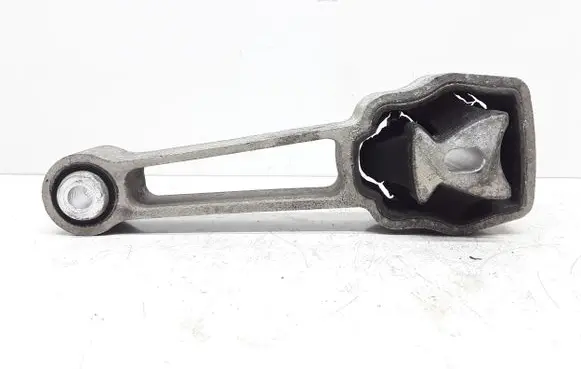 Volvo S60 Engine mount bracket 30793322