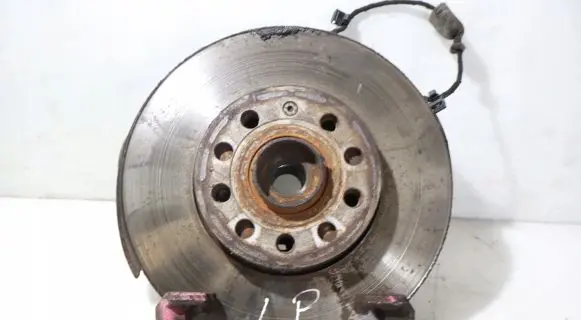 Volkswagen Touran I Front wheel hub spindle knuckle