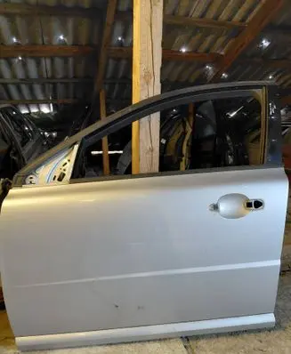 Volvo V70 Front door