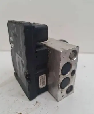 Volvo V70 ABS Pump 8671224 10092504033 5WK84002
