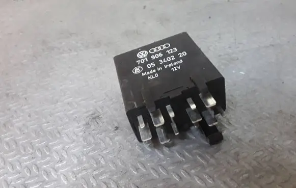 Volkswagen Transporter - Caravelle T4 Glow plug pre-heat relay 701906123
