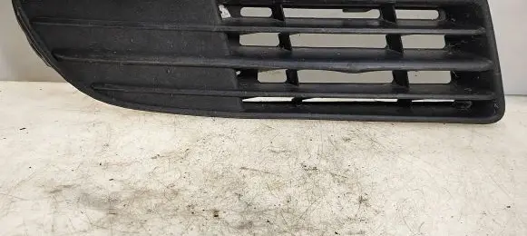 Volkswagen Polo IV 9N3 Front bumper lower grill 6Q0853666F