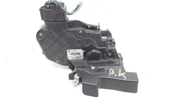 Volvo V70 Front door lock 31253673